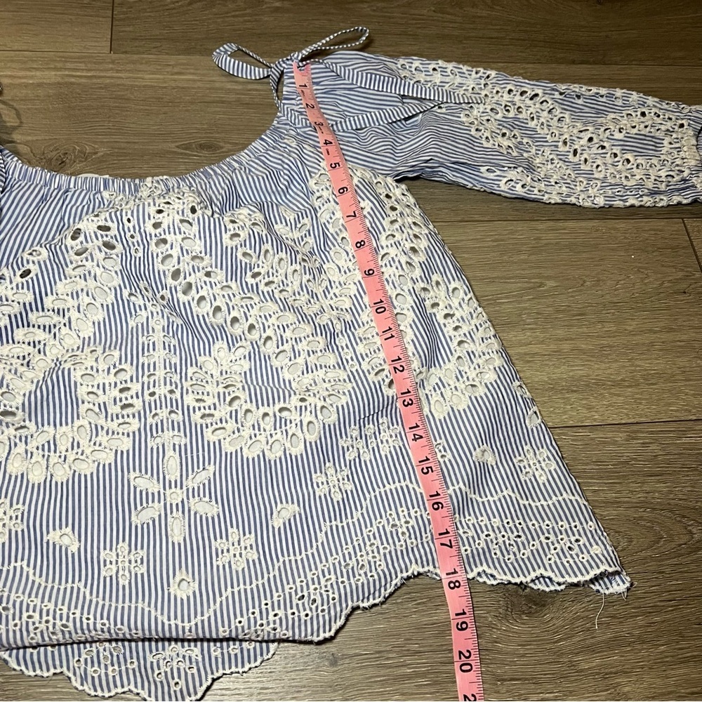 Women’s Express Blue and White Eyelet Off Shoulder Top Size Small 100% Cotton - Picture 10 of 11